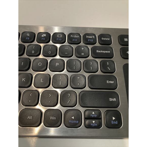 Arteck HW197 Wireless Keyboard 2.4G Built-In Touchpad Mouse *missing dongle - Picture 5 of 9